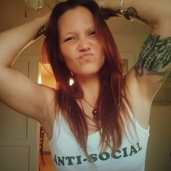 Meet your Posher, Shannon - Picture 2 of 6